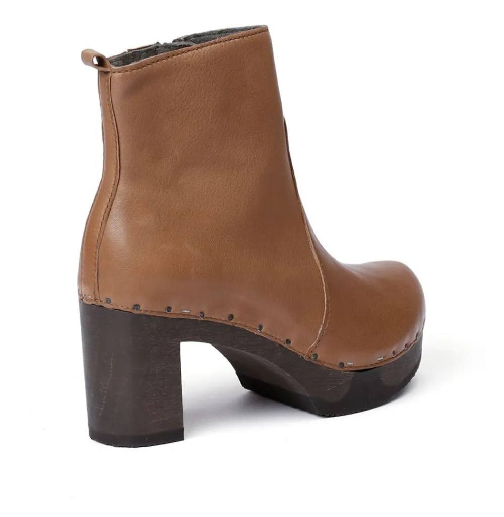 Loretta Washed Nappa Camel<SOFTCLIX Clearance